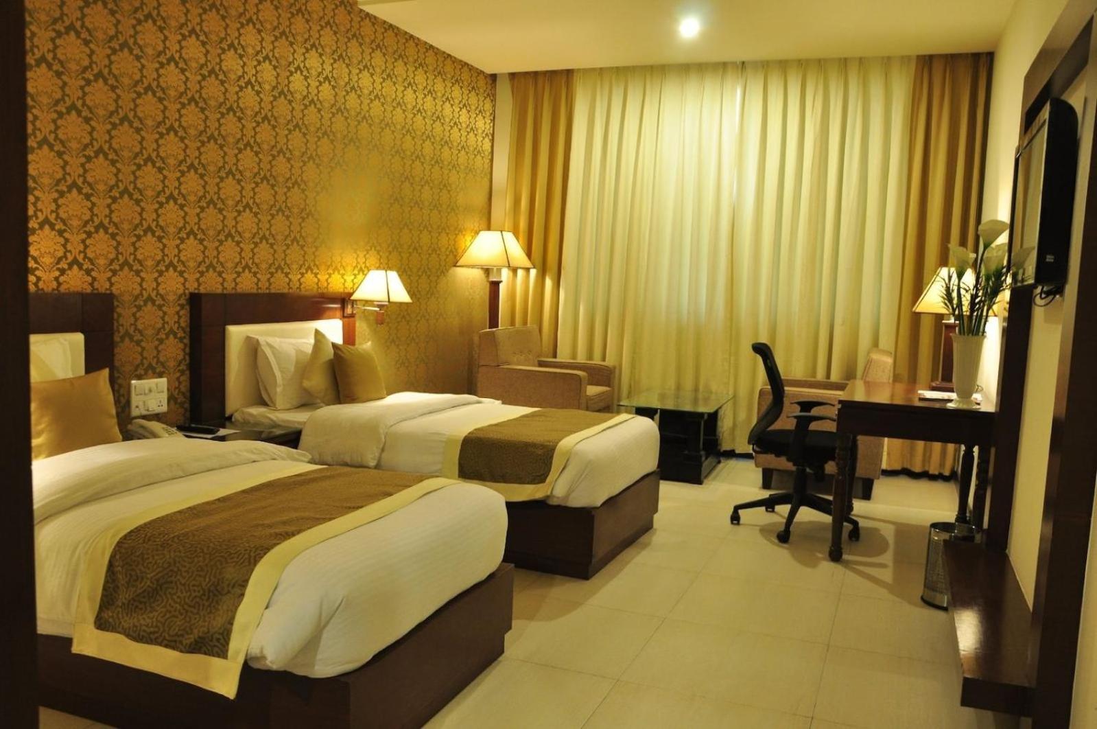 Hotel Devashish Haldwāni Extérieur photo
