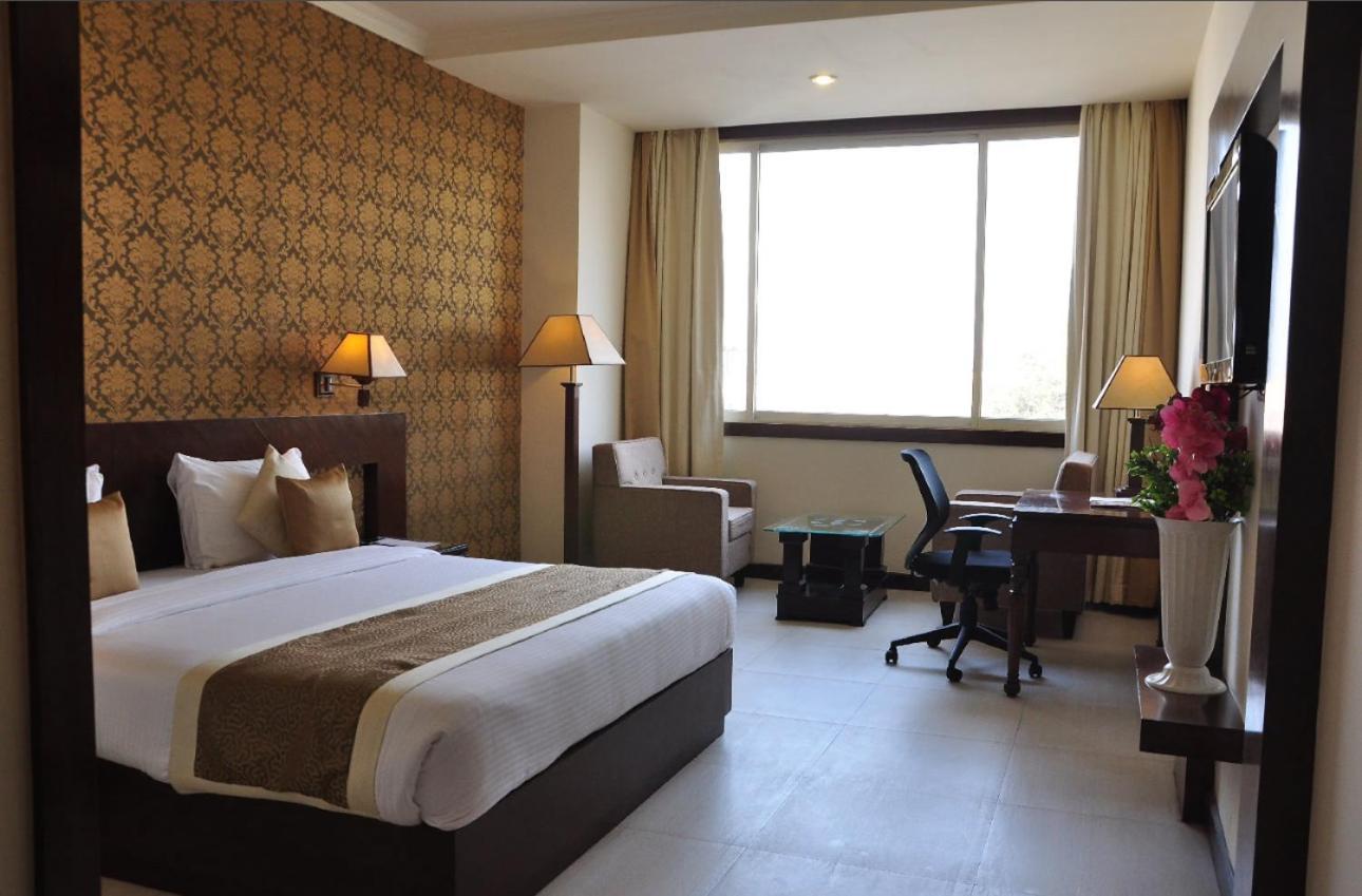 Hotel Devashish Haldwāni Extérieur photo