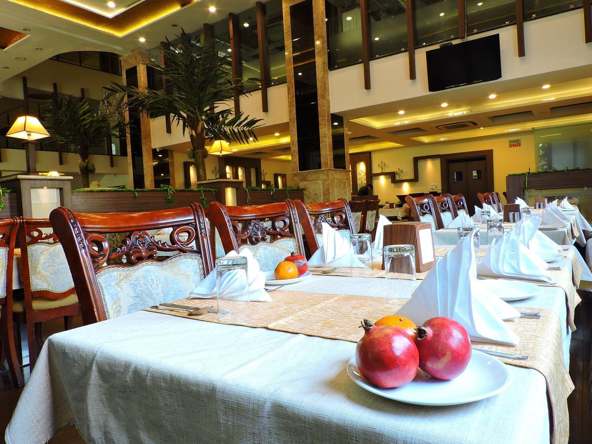 Hotel Devashish Haldwāni Extérieur photo