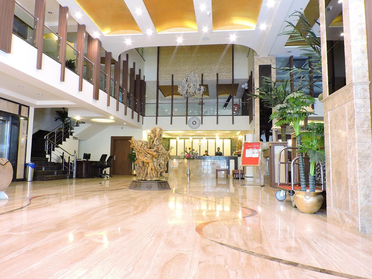 Hotel Devashish Haldwāni Extérieur photo